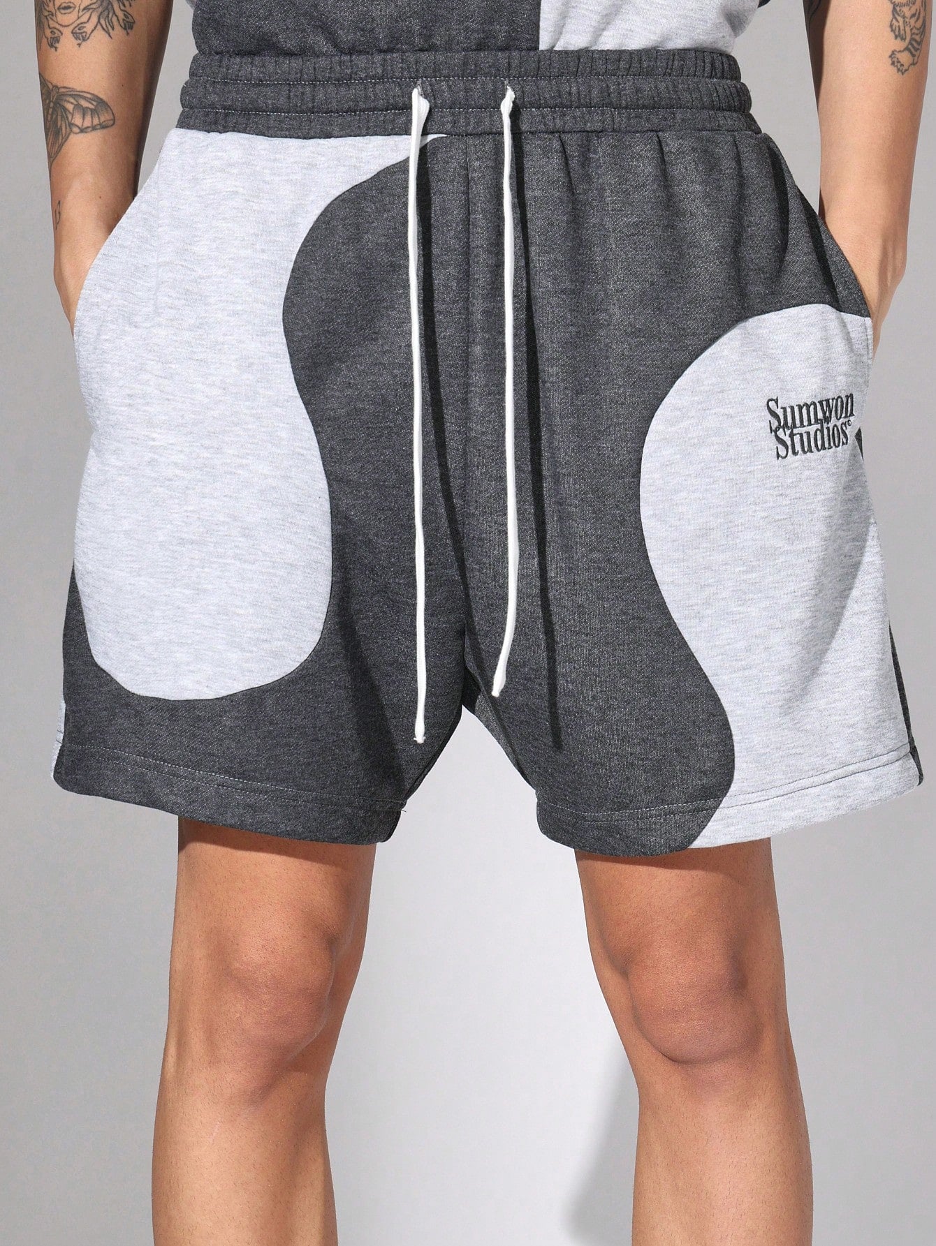 Ensemble short & t-shirt oversize à motifs ondulés